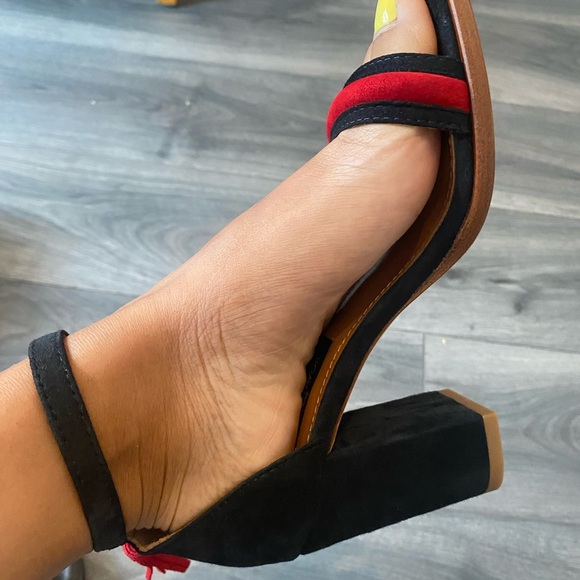 Sandals size 4 - Picture 3 of 3